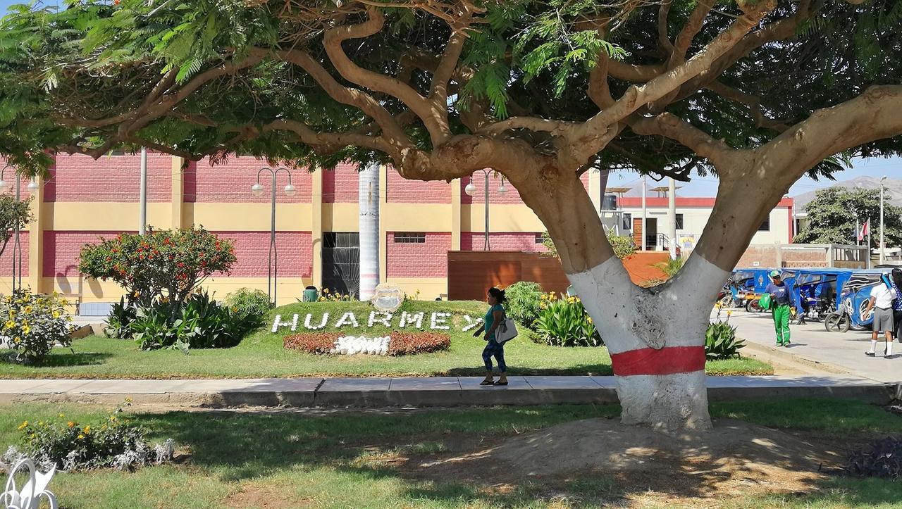 Hospedaje De Los Reyes Huarmey Bagian luar foto